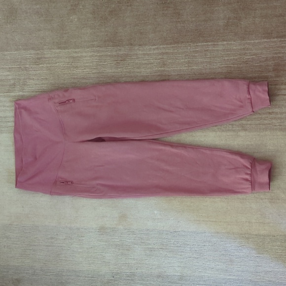 Old Navy XS Maternity Dynamic Fleece Rollover-Waist Joggers - Picture 3 of 6